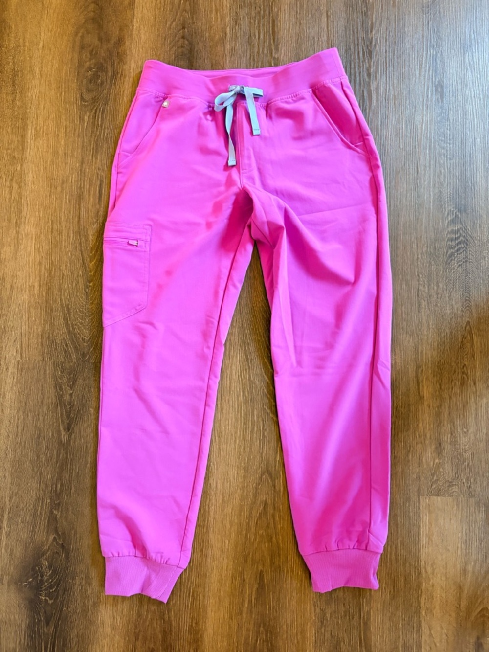 FIGS Ultraberry High Waisted Zamora Jogger Scrub Pants Medium NWOT Limited Color - Picture 5 of 14
